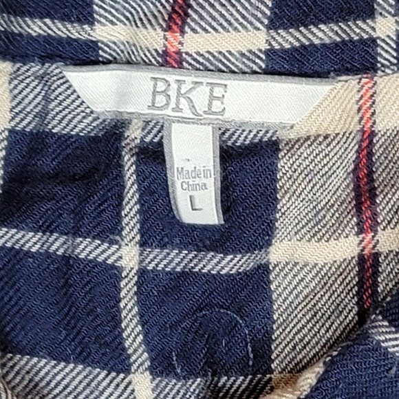 BKE Women's Plaid Button Front Shirt Sz L - Picture 10 of 11